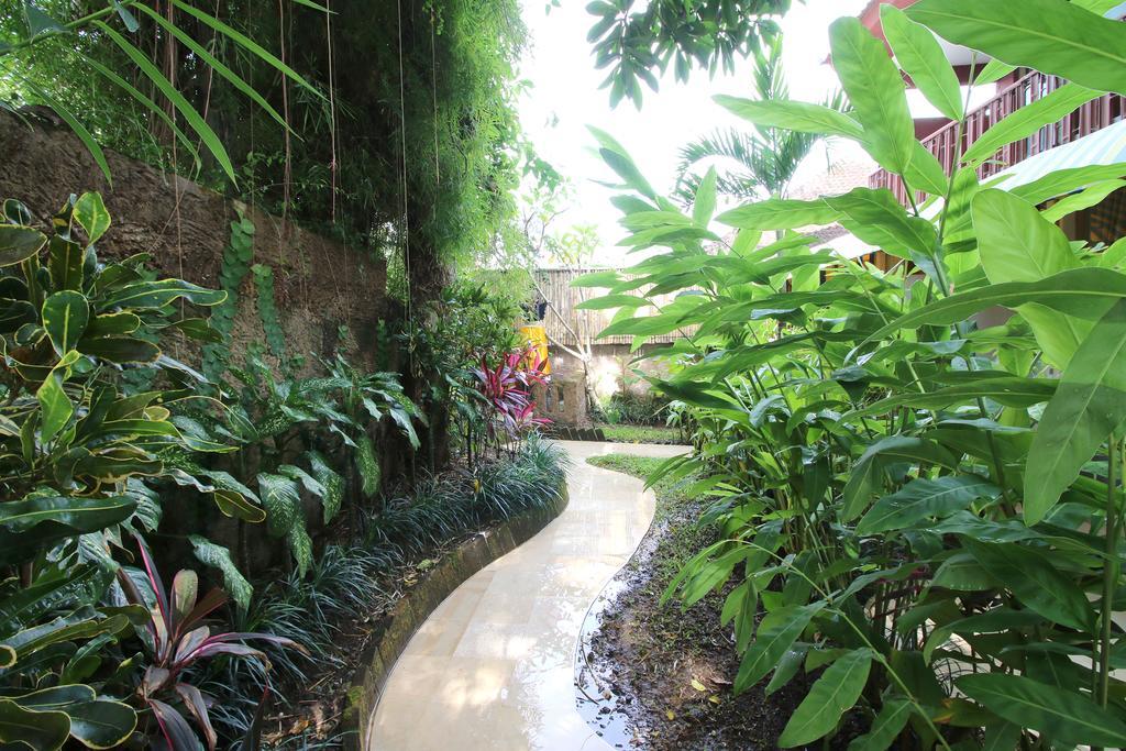 Petit Hotel Bali Ubud Extérieur photo